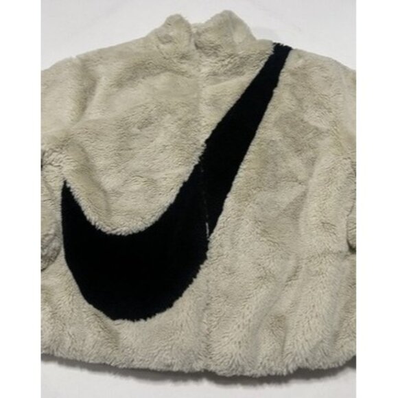 Nike Women’s Fluffy Faux Fur Cream & Black Jacket Size Small DM1759 - Picture 2 of 9